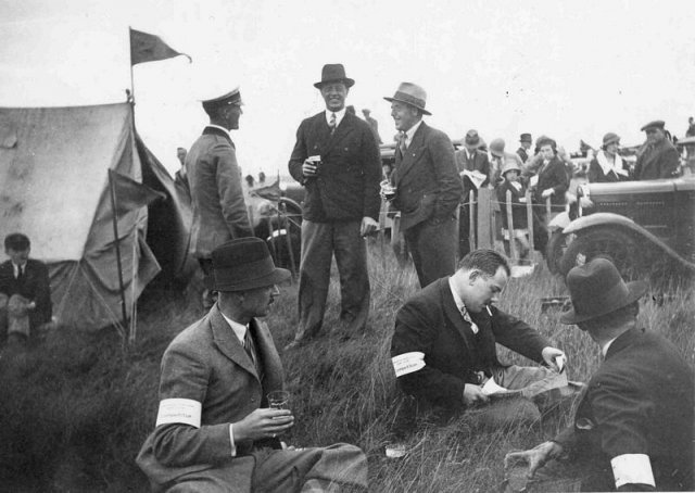 ivor mcclure bradbrooke ashwell cooke 0370-0015